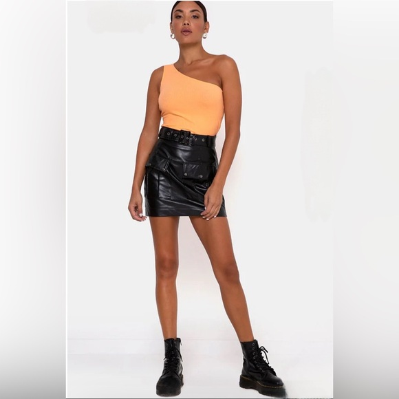 NWT Never Worm Motel Rocks Leather high waist mini skirt w/ leather belt size M - Picture 2 of 7